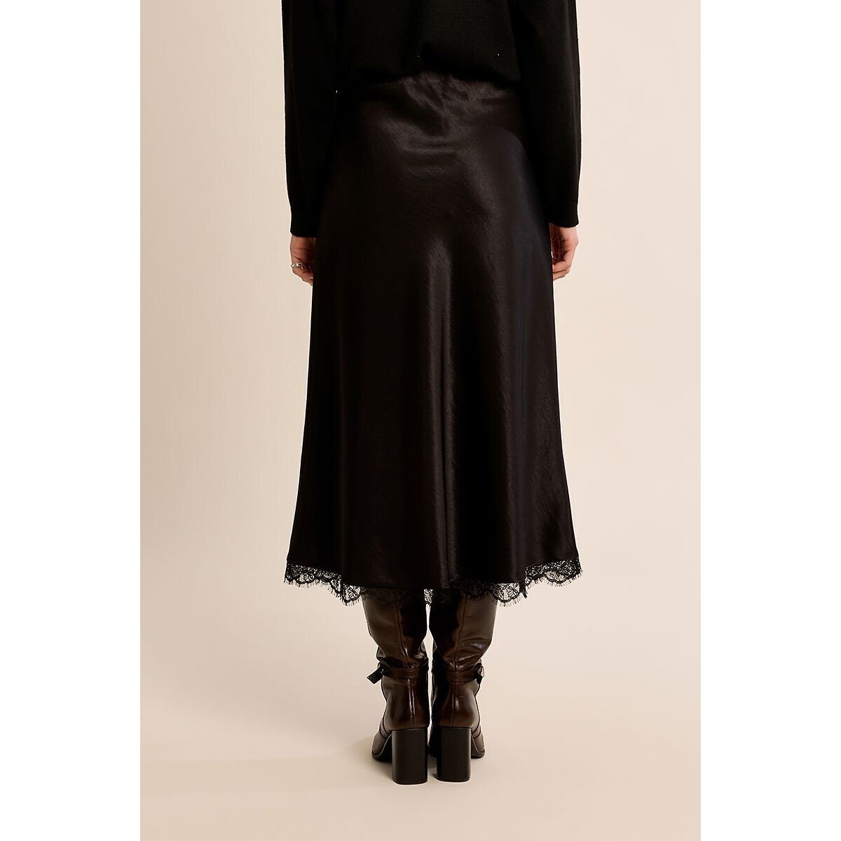 Jupe longue satinée, détail broderie noir, MOLLY BRACKEN