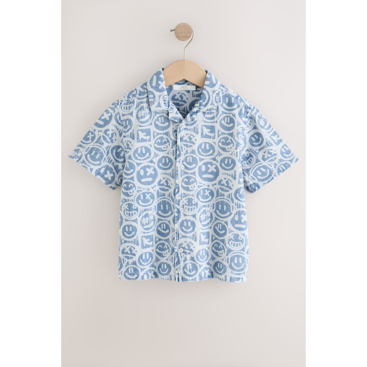 Chemise manches courtes imprimée col revers visage bleu aop, NEXT