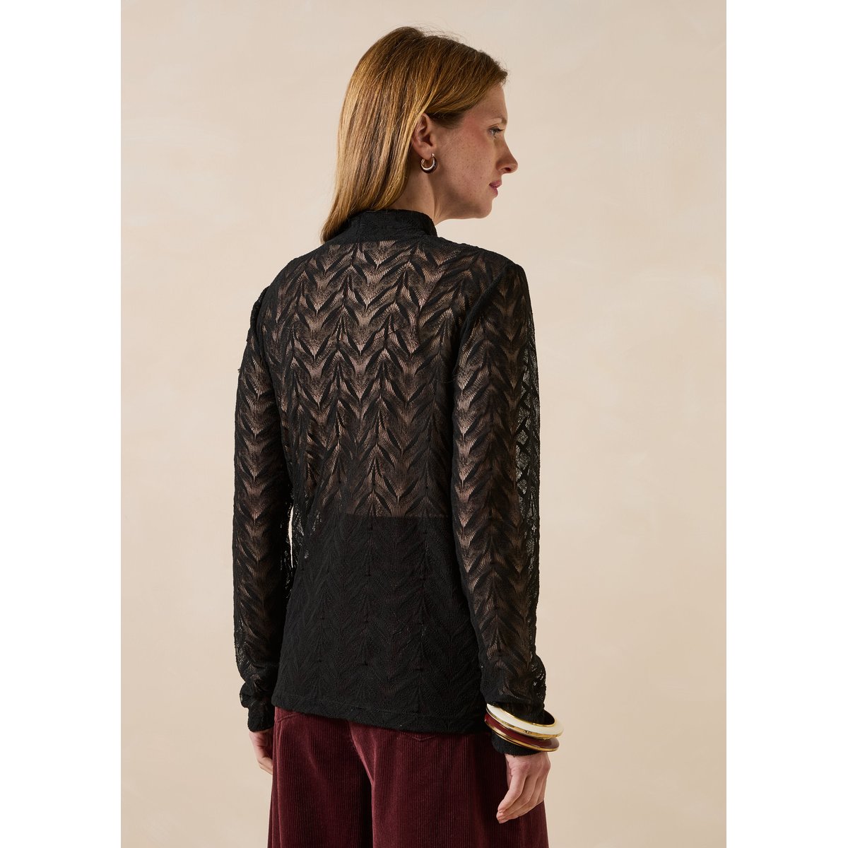 T-shirt en dentelle manches longues à col cheminée noir, LA FEE MARABOUTEE