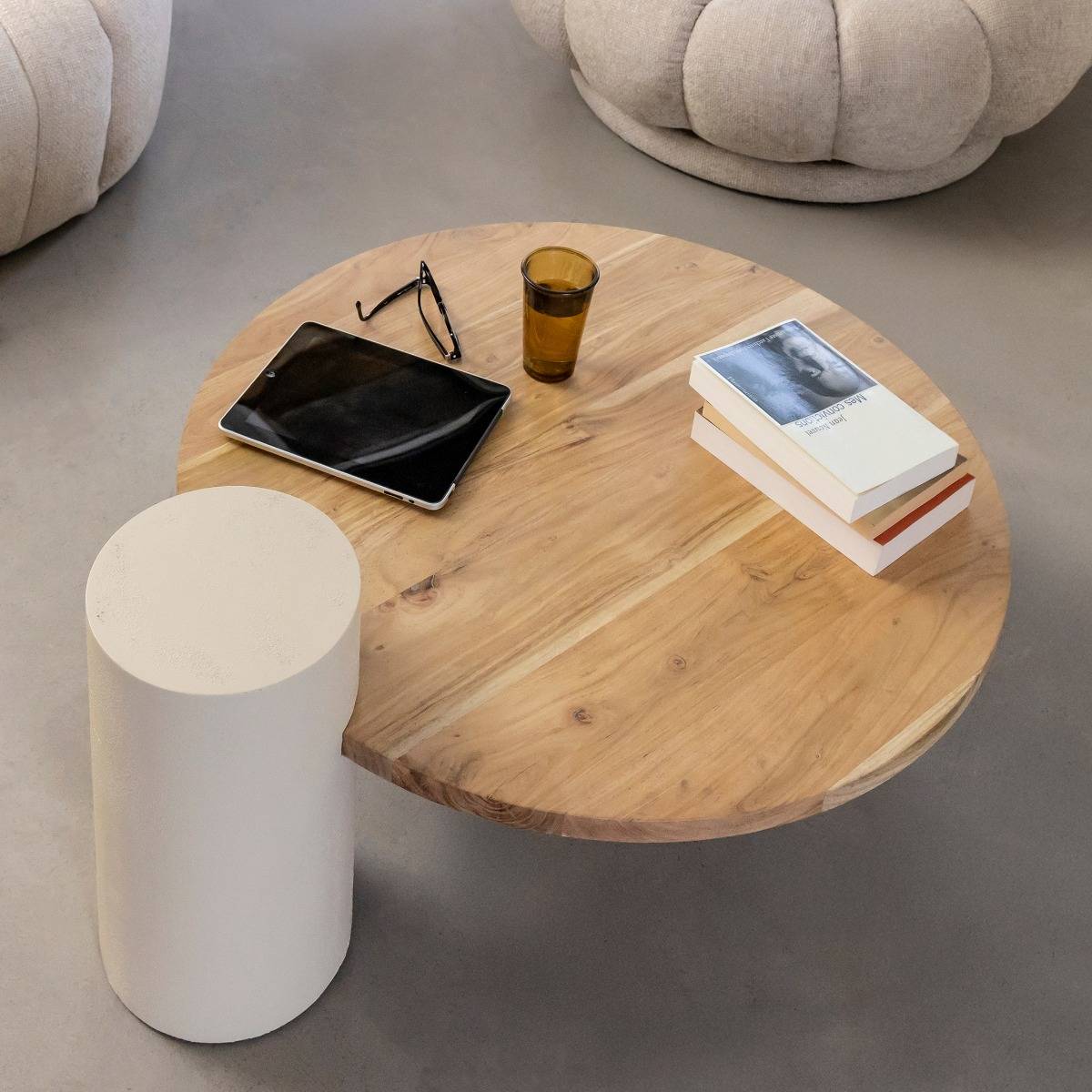 Table basse en bois effet béton ronde DALVA bois clair, MADE IN MEUBLES 