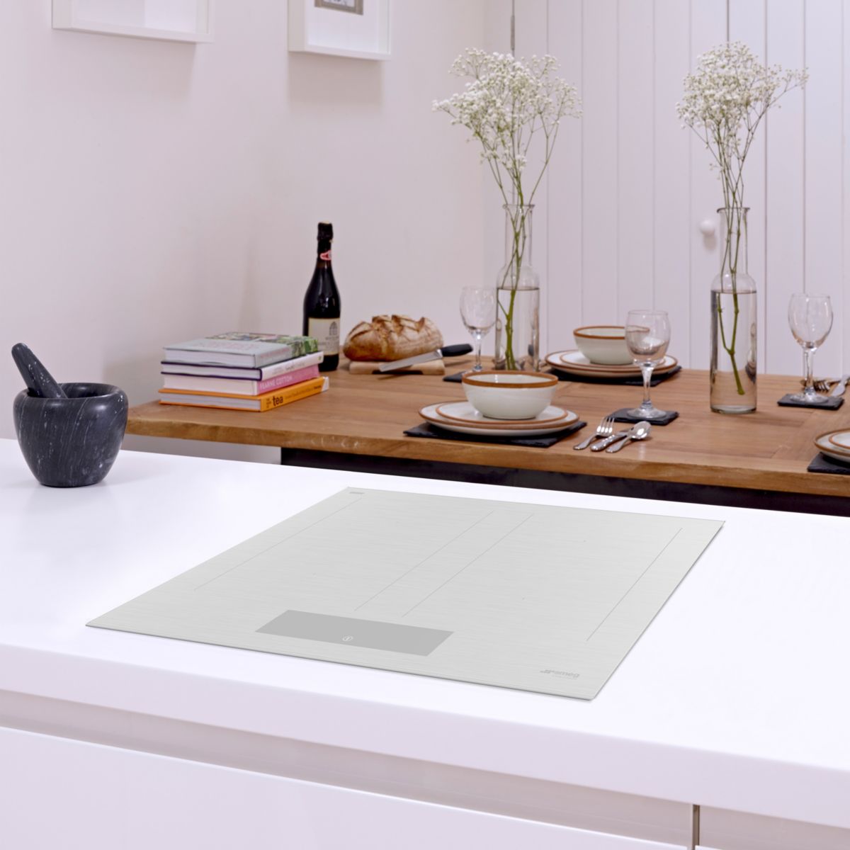 Plaque induction SIM3644MWH couleur unique, SMEG