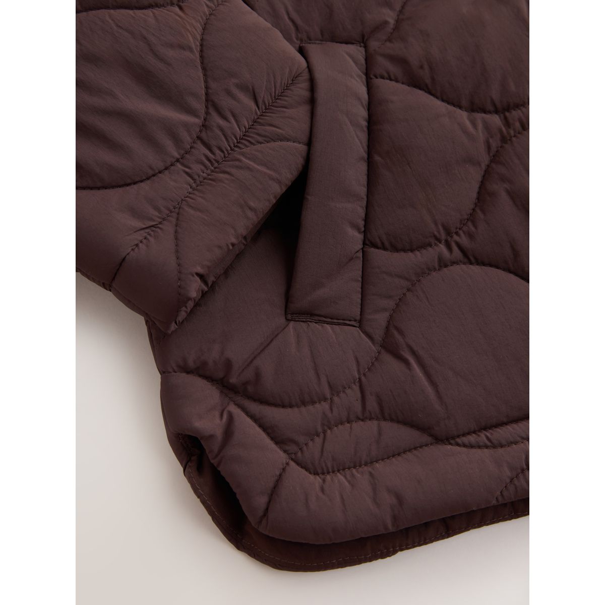 Manteau matelassé hydrofuge à col volanté marron chocolat, NEXT