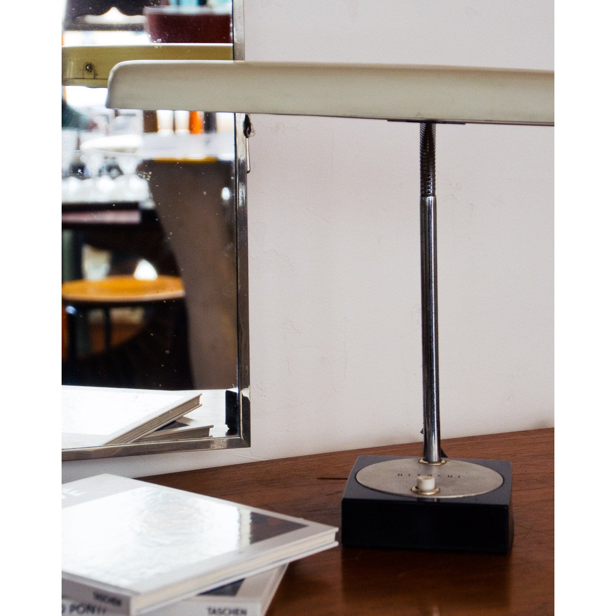 Lampe de bureau Hitachi Julia N°902 - Bon état beige, DEBONGOUT