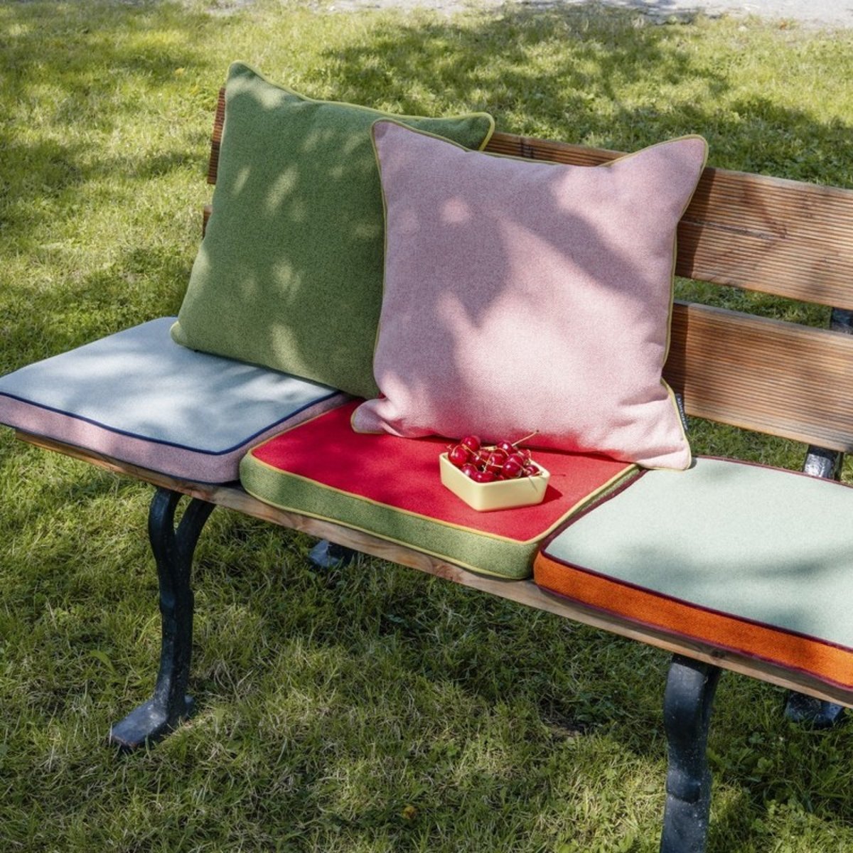 Coussin bicolore réversible blueberry, REMEMBER