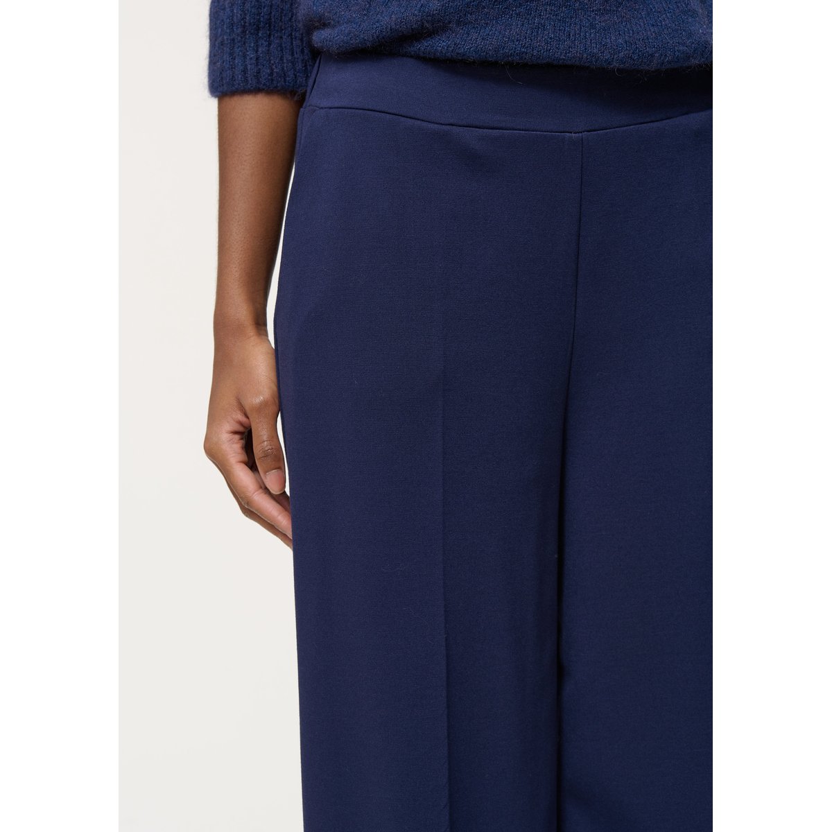 Pantalon large bleu marine en milano marine, HUMILITY