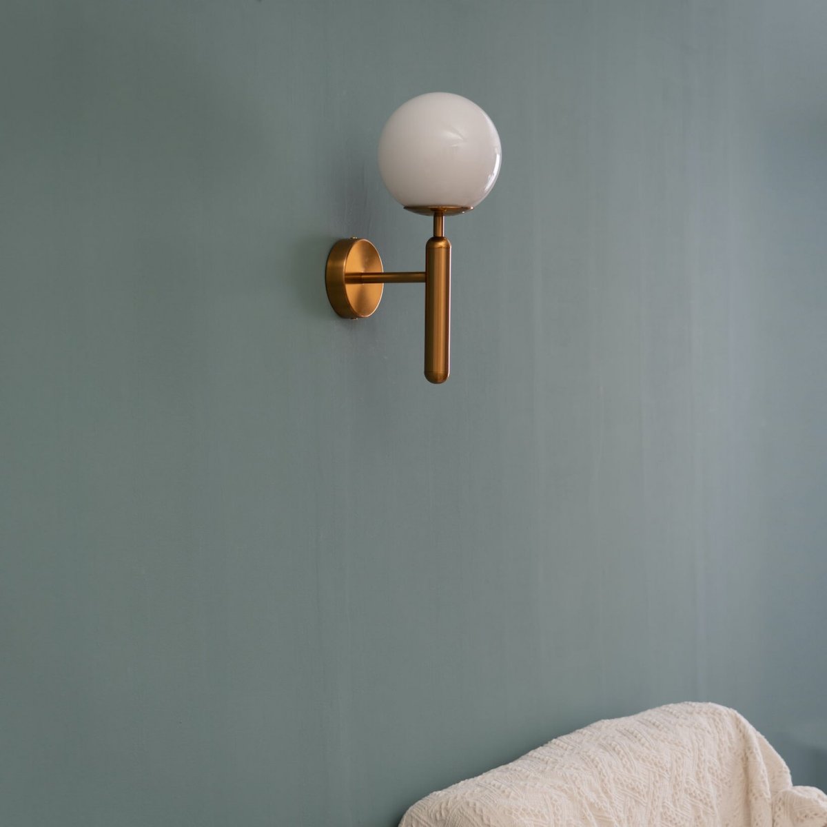 Applique murale au design intemporel - GIOVANNA laiton et blanc, KOSILUM