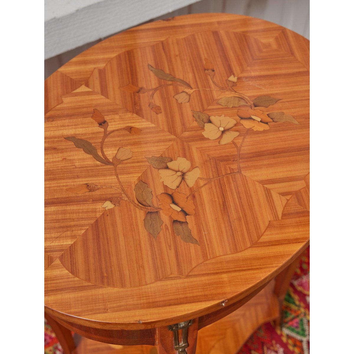 Table d'appoint en marqueterie Francine N°1097 - Bon état bois clair, DEBONGOUT