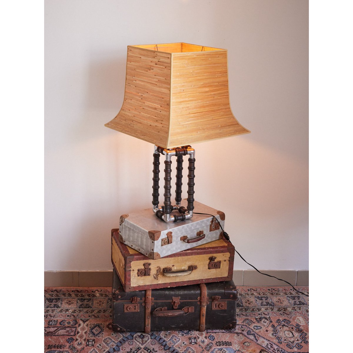 Grande lampe à poser Pagode Julia N°956 - Bon état noir, DEBONGOUT
