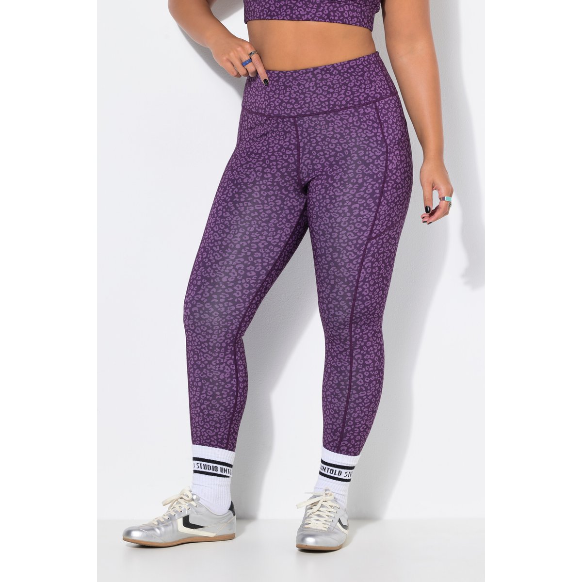 Collant de sport aubergine, STUDIO UNTOLD