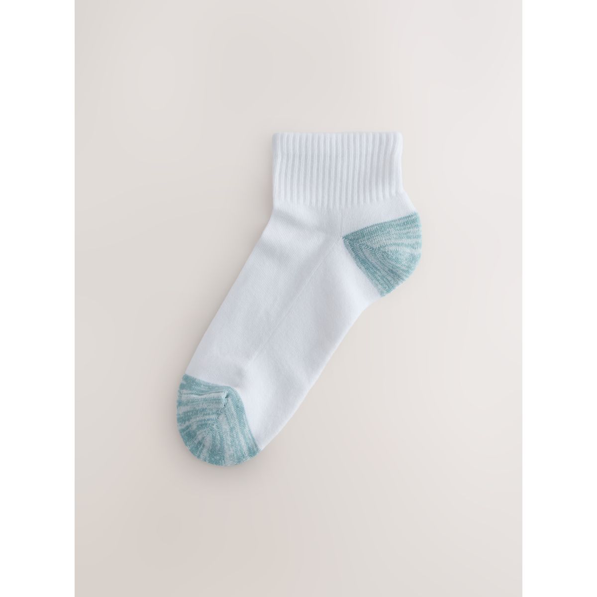 Chaussettes de sport mi-hautes rembourrées talon blanc, NEXT