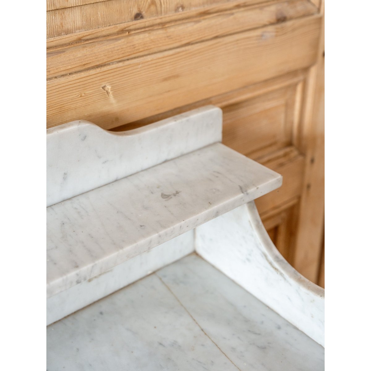 Coiffeuse en bois et marbre Louise N°331 - Bon état bois clair, DEBONGOUT