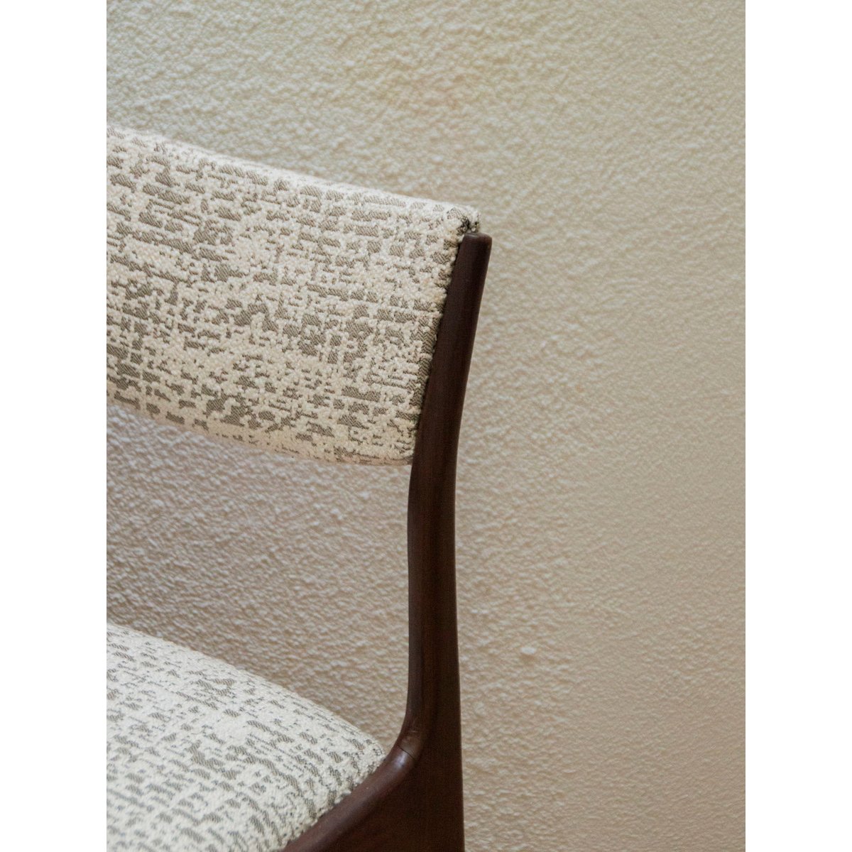 Paire de chaises scandinaves Alma N°1079 - Bon état bois, DEBONGOUT