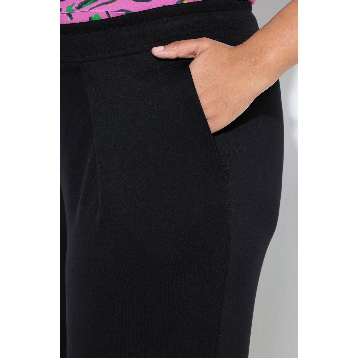 Pantalon à pinces noir, ULLA POPKEN