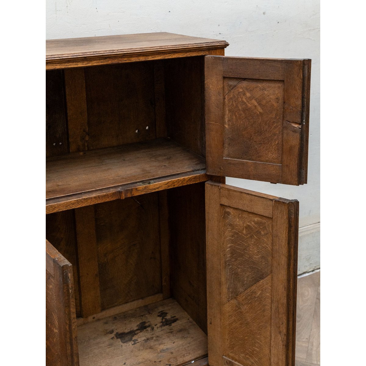 Petite armoire ancienne en bois Blandine N°543 - Bon état bois foncé, DEBONGOUT