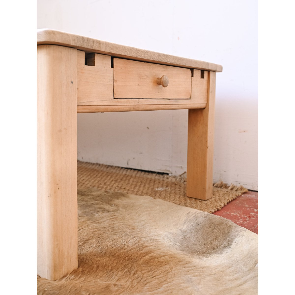 Table basse campagne en bois clair Léonie N°1159 - Bon état bois clair, DEBONGOUT