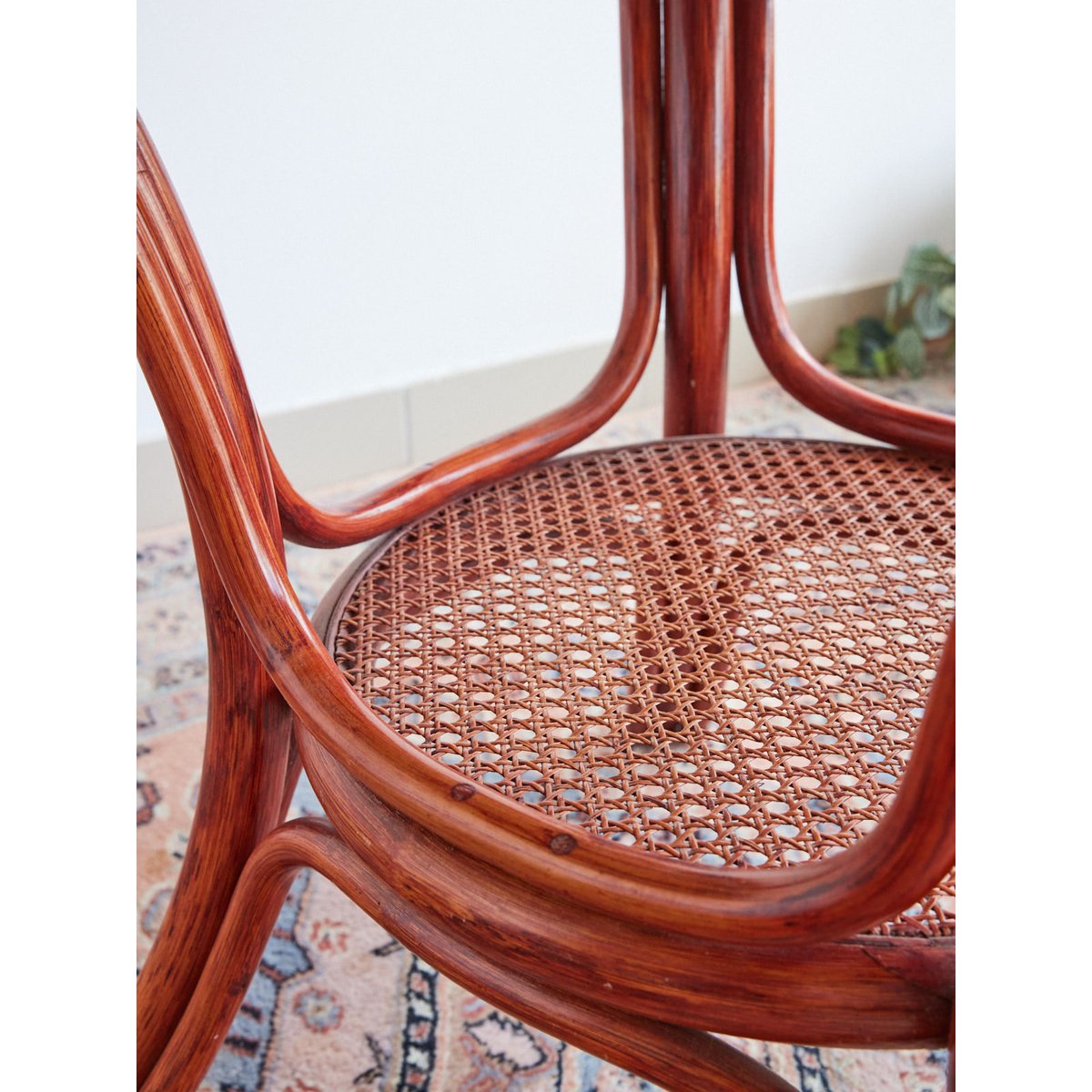 Table à manger en rotin Romy N°1430 - Bon état ocre rouge, DEBONGOUT