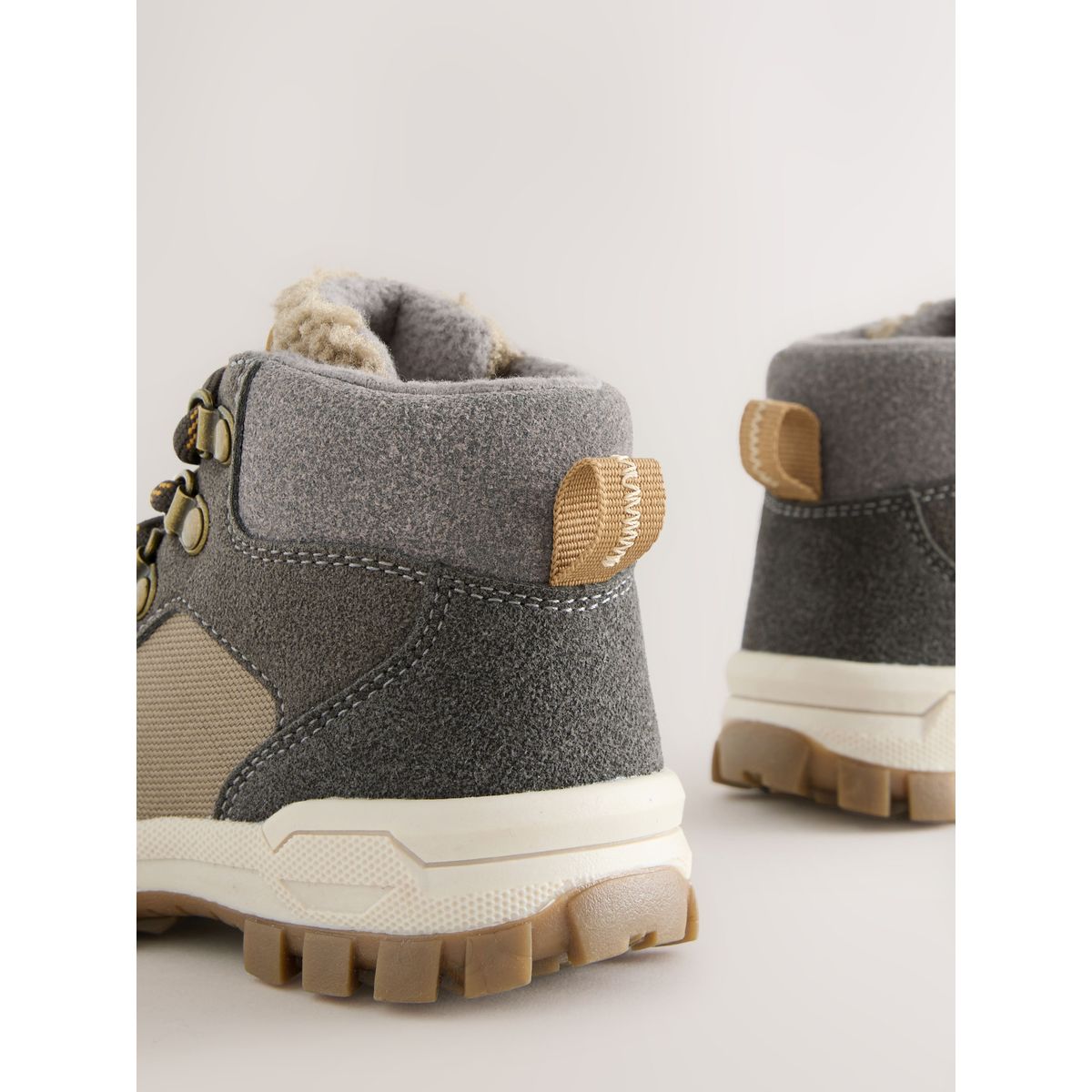 Bottines de marche à lacets gris, NEXT