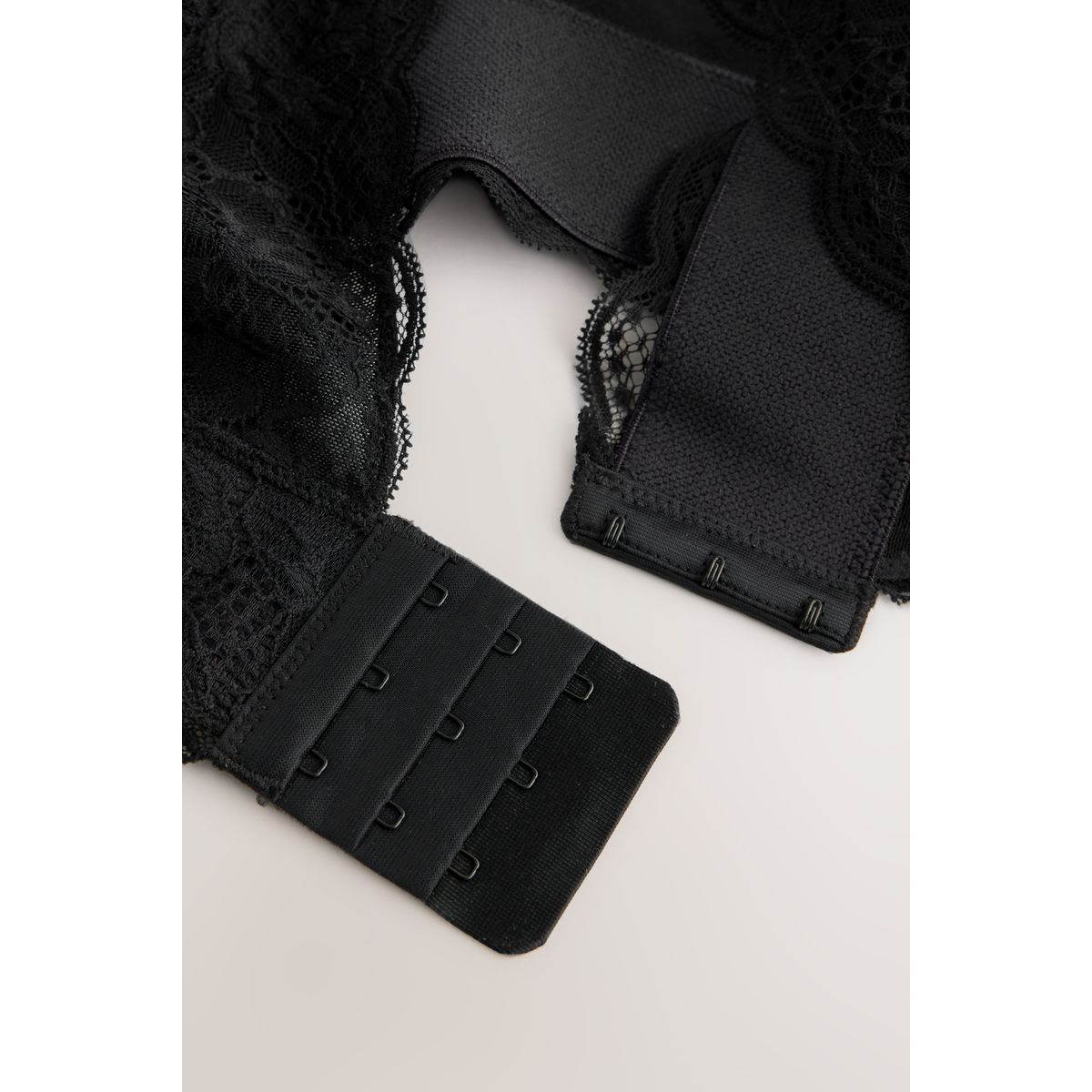 Soutien-gorge maintien intégral en dentelle noir, NEXT