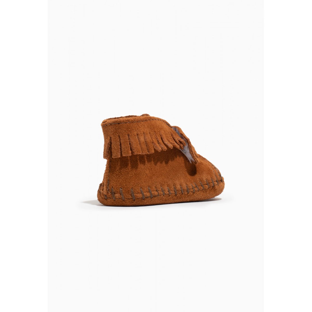 Chaussons souples en suede FRONT STRAP marron, MINNETONKA