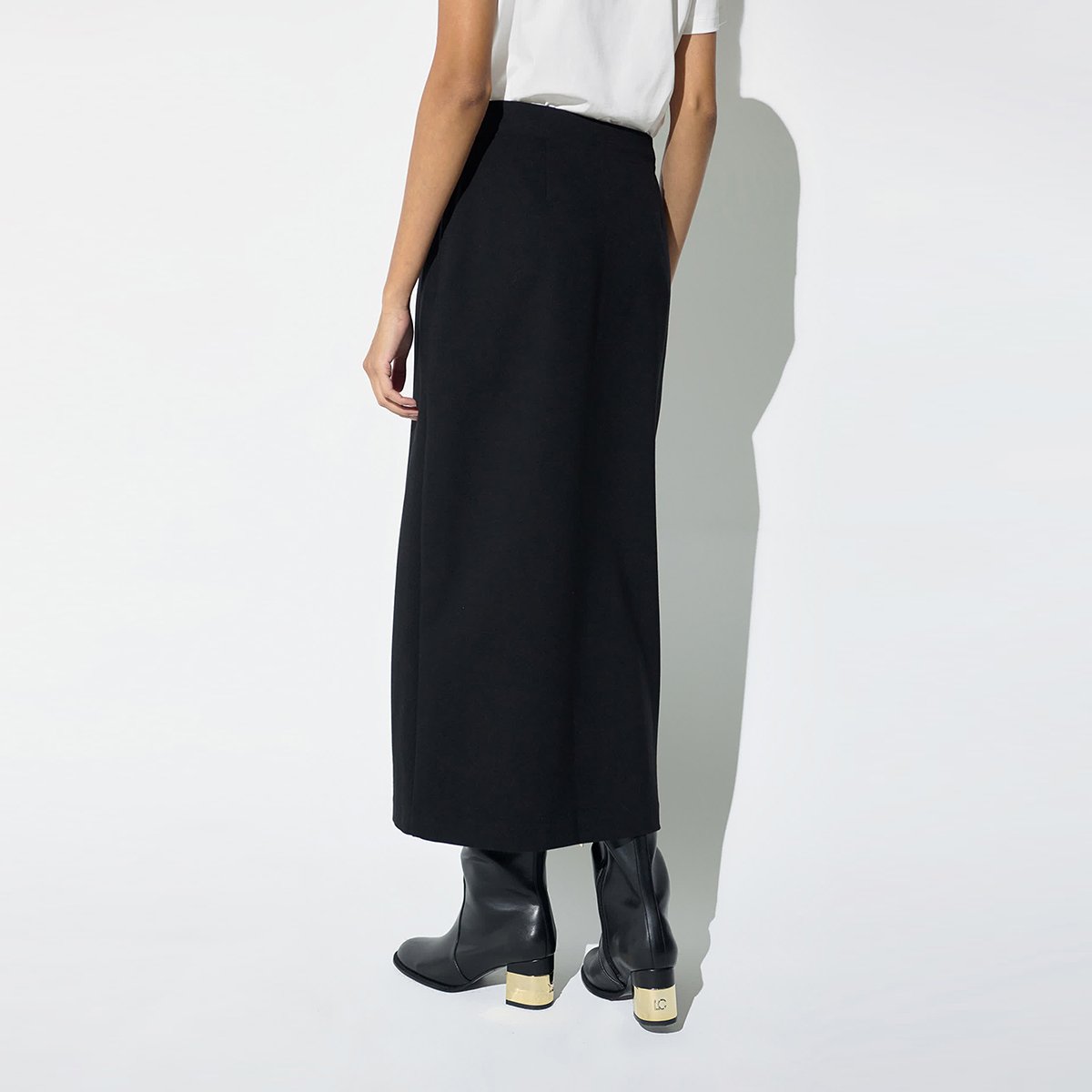 Jupe midi combiné plissée avec chaîne à la ceinture noir, LOLA CASADEMUNT