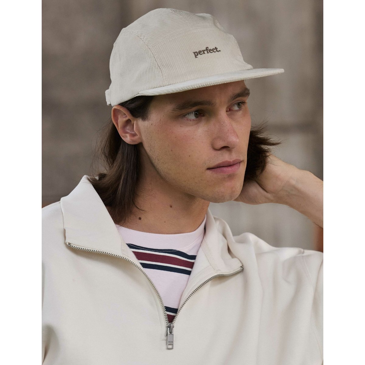 Casquette plate brodée blanc cassé, BZB