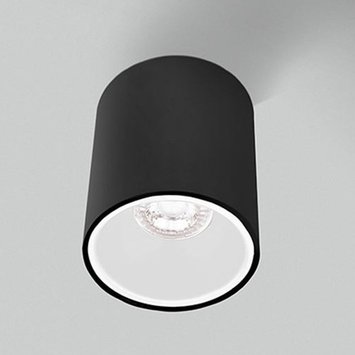 Spot Essentiel Cylindre Noir Intérieur Blanc noir, MILLUMINE