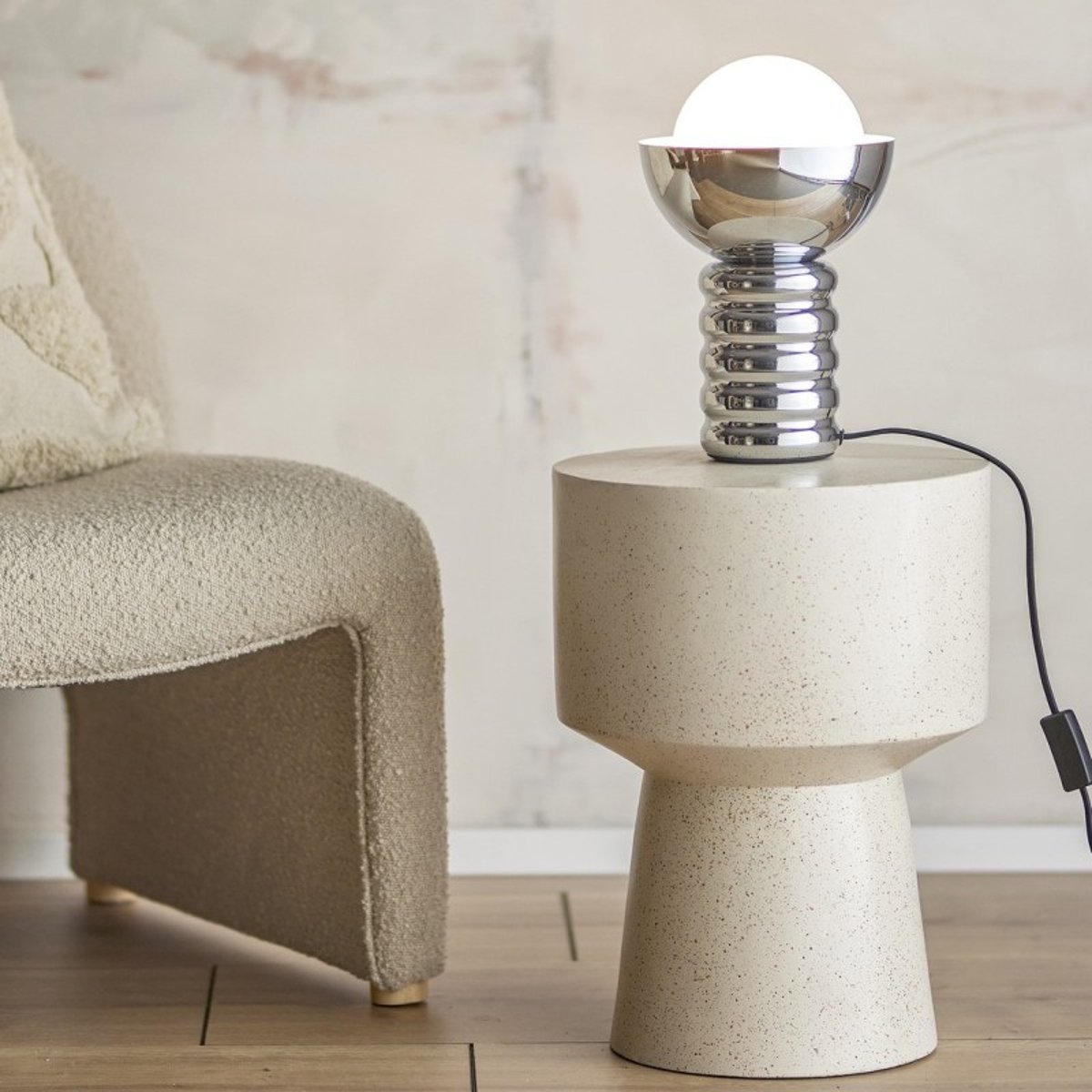 Lampe de table sphère métal design Spike chromé, BLOOMINGVILLE