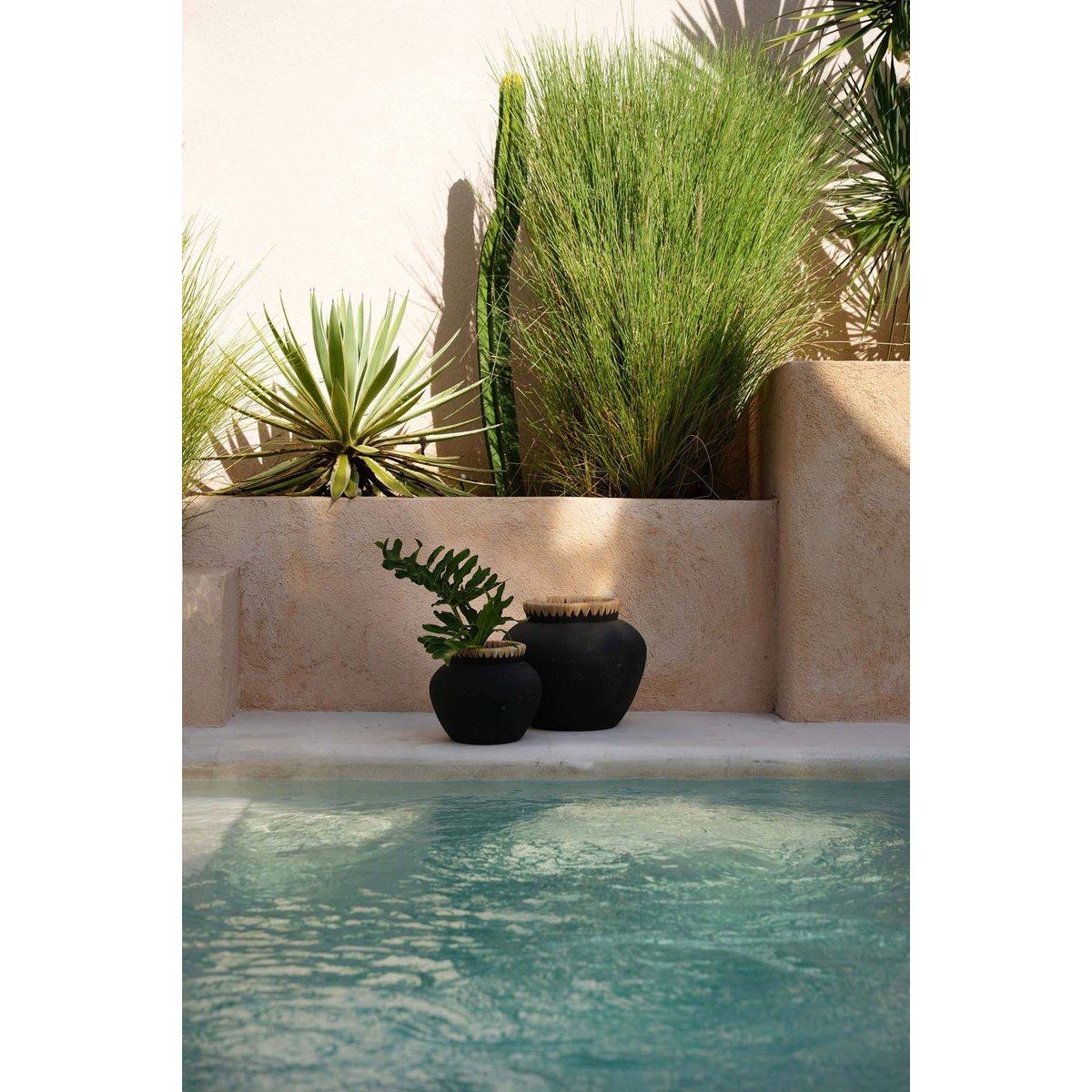 Vase en terre cuite et raphia STYLY noir beige, BAZAR BIZAR