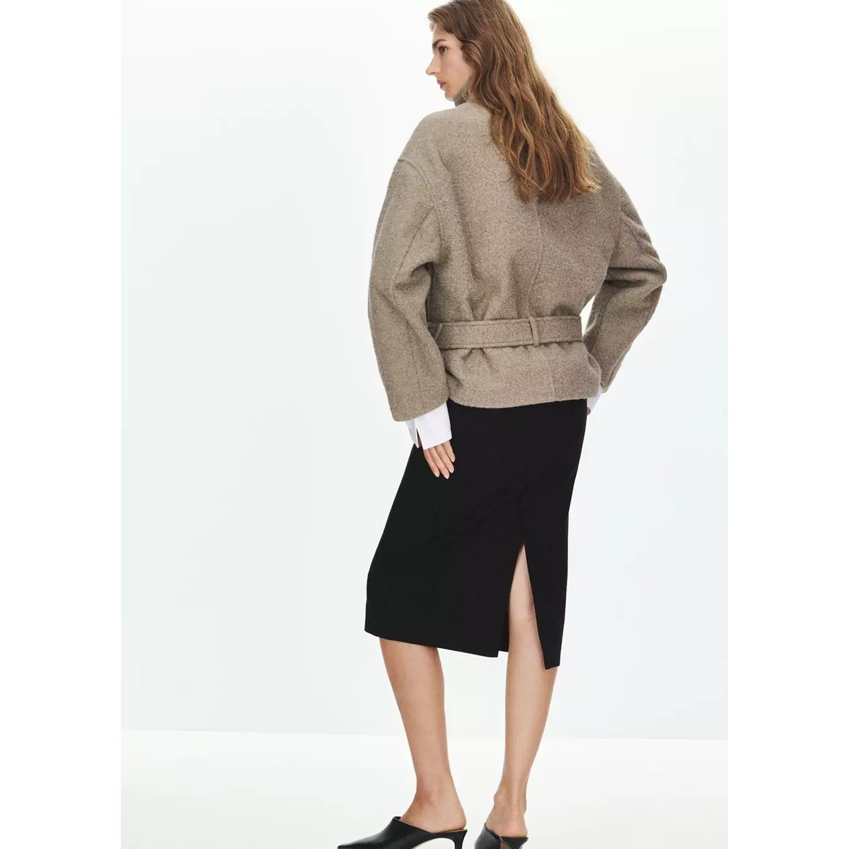 Manteau à col cheminée avec ceinture marron moyen, MANGO