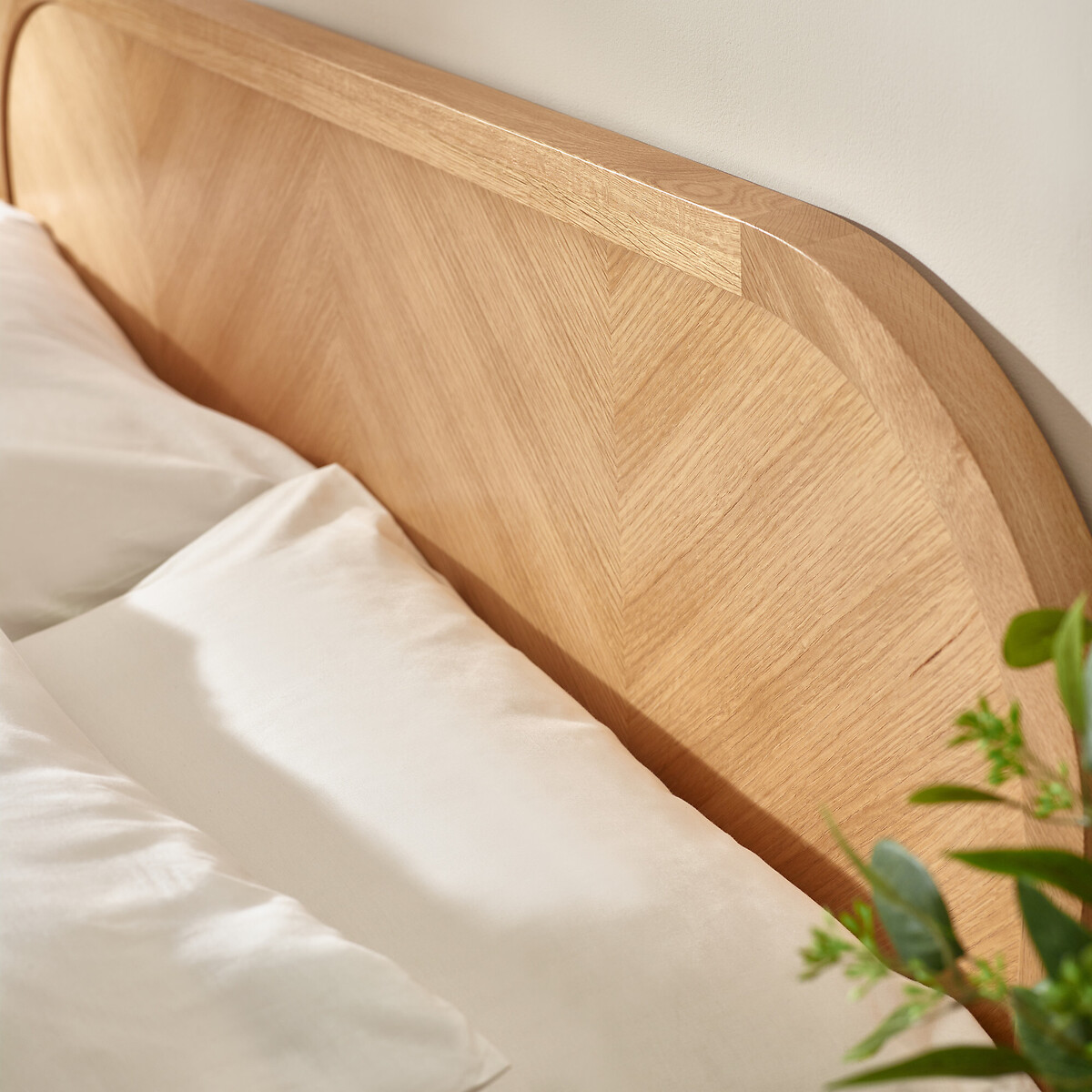 Mavi Chevron Oak Bed natural oak, SO'HOME