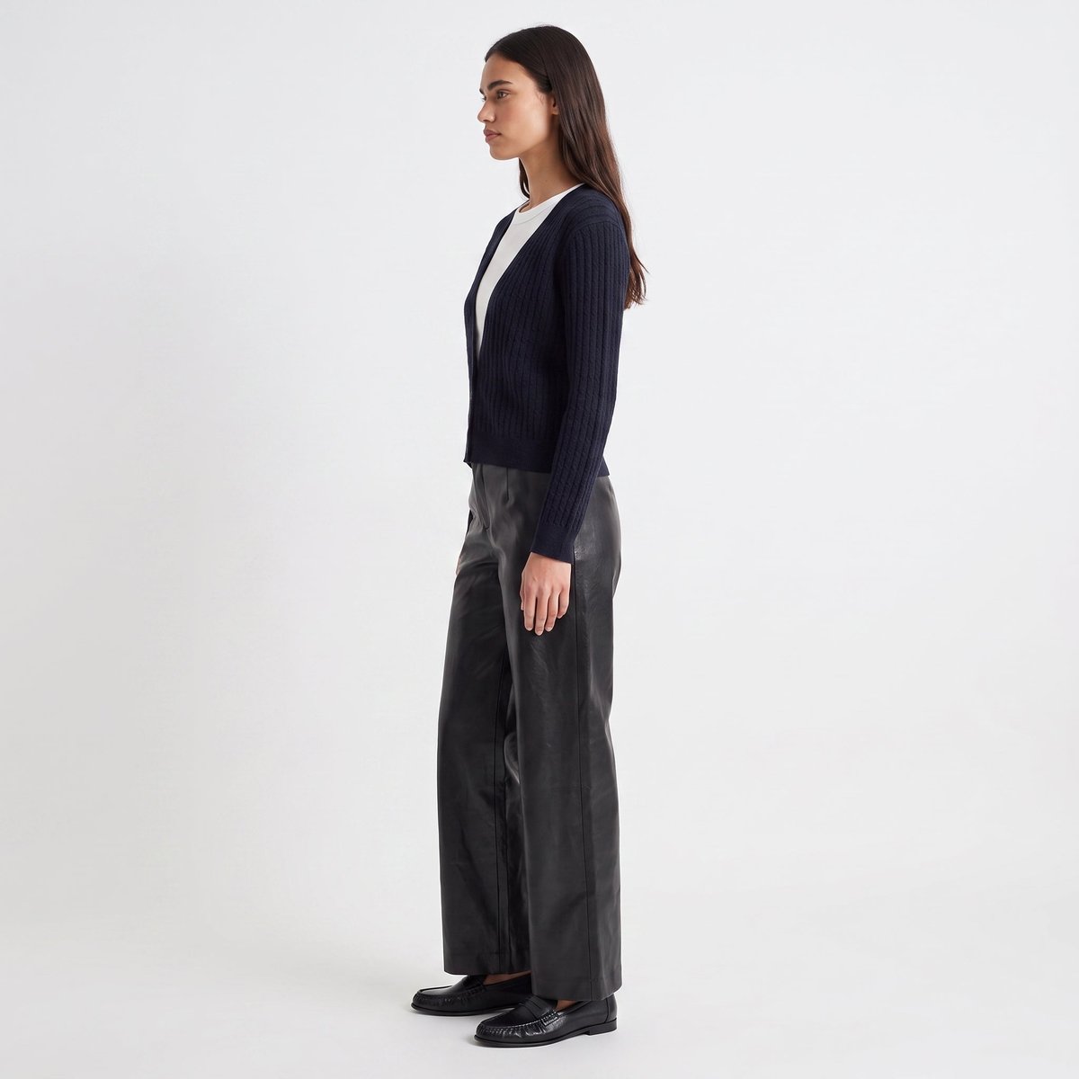 Pull femme avec col en V boutonné en maille marine TEMALIE navy, ARTLOVE