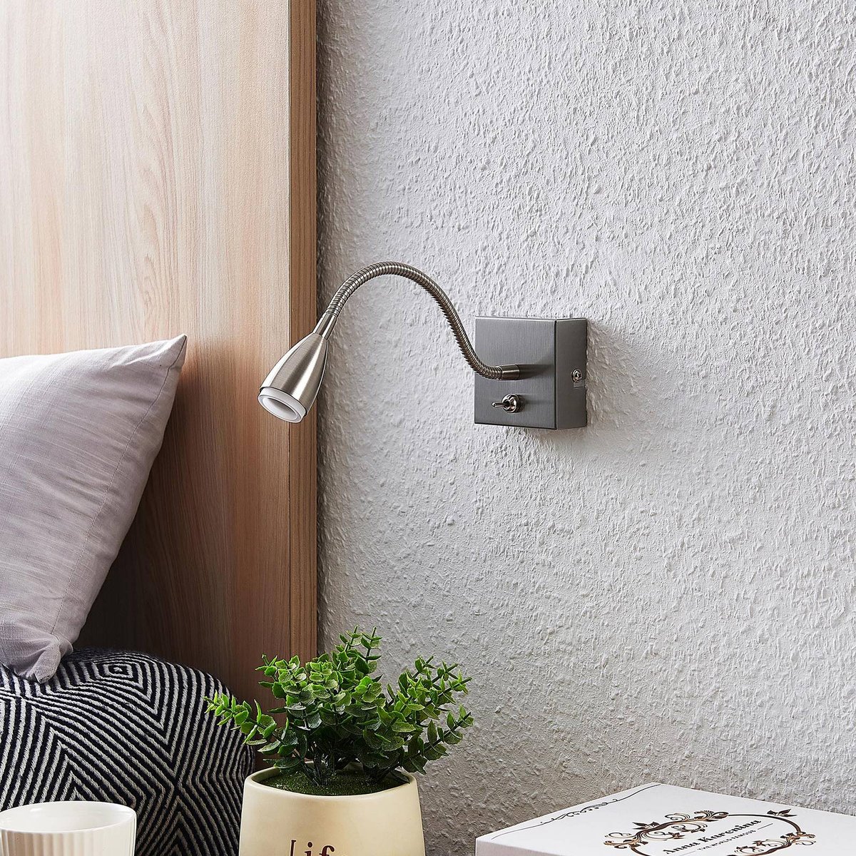 Applique en métal moderneLED, Jolka nickel satiné, LINDBY