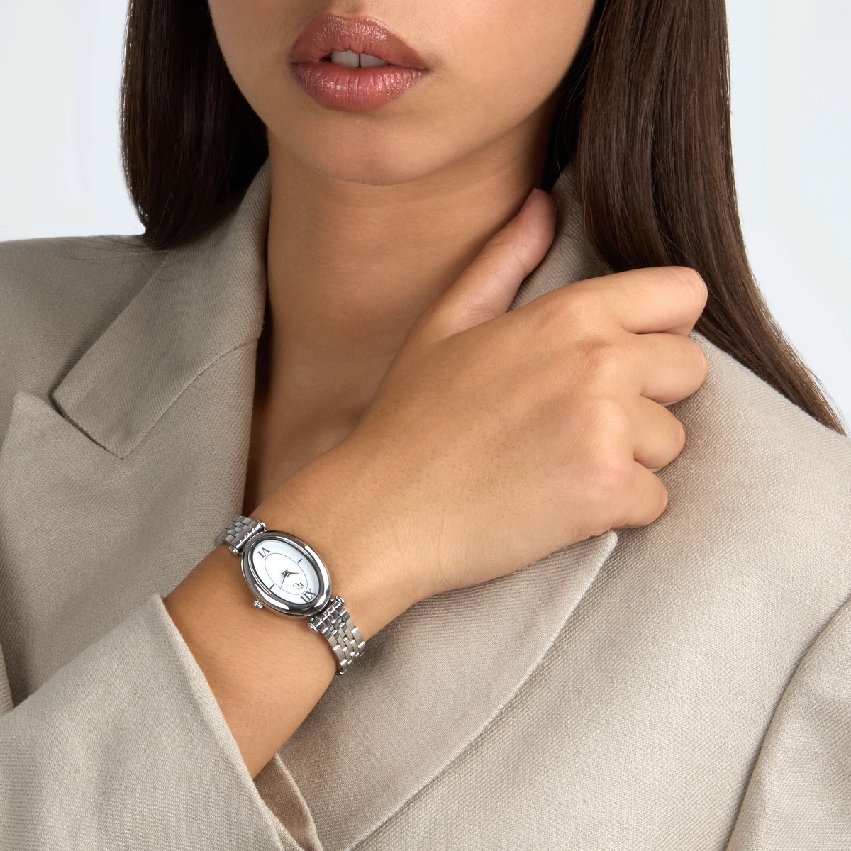 Montre OVAL blanc, B&G