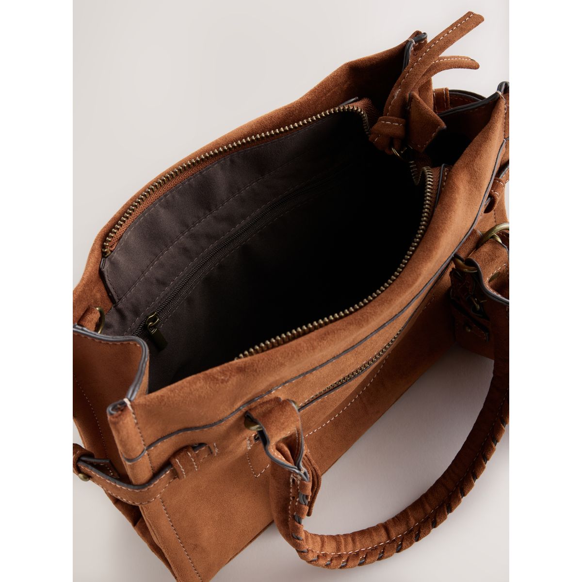 Sac à main avec breloque marron fauve, NEXT