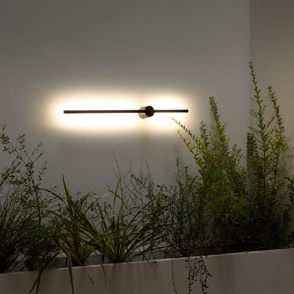 Applique LED en aluminium, SWORD noir, INSPIRE