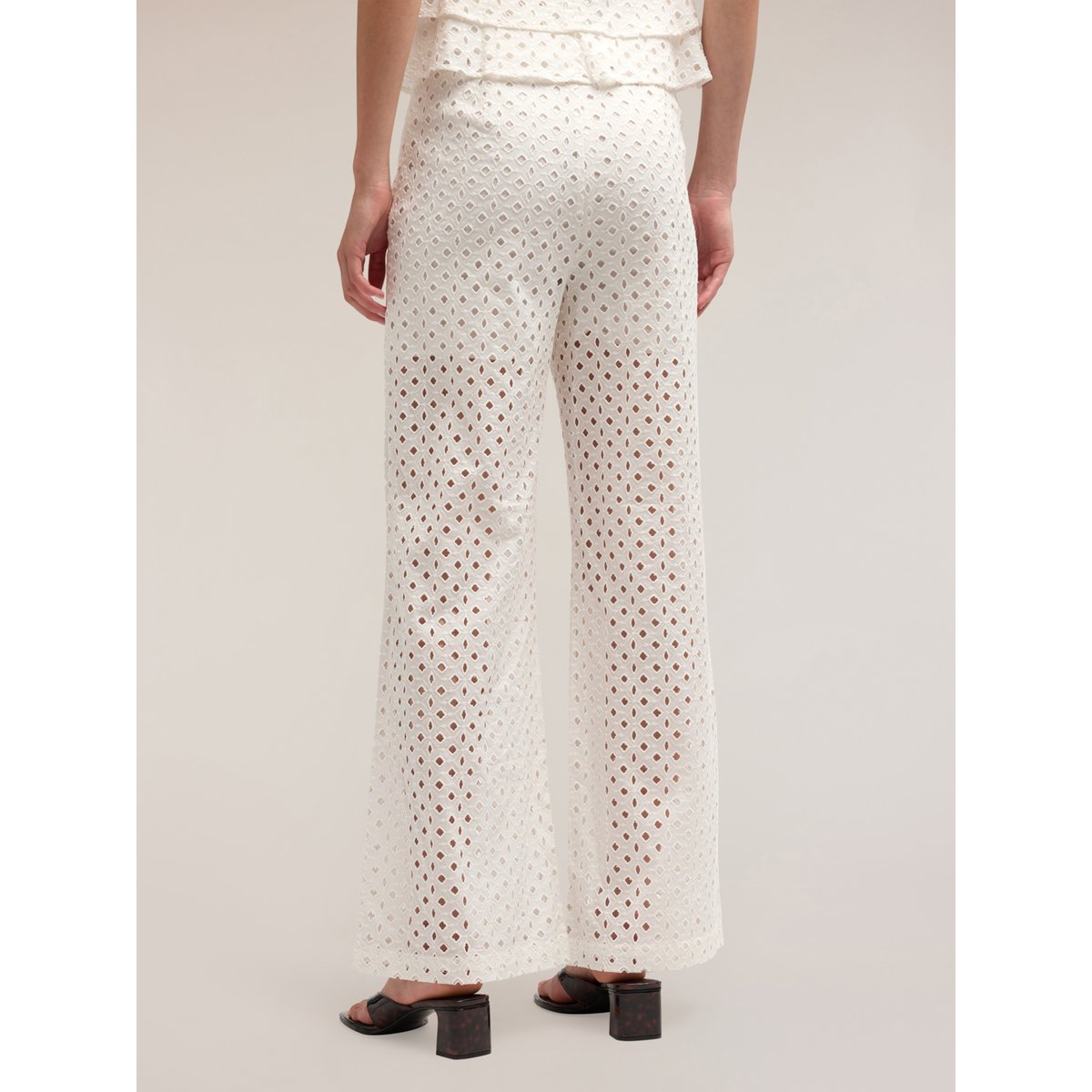 Pantalon large en broderie anglaise blanc, MOTIVI