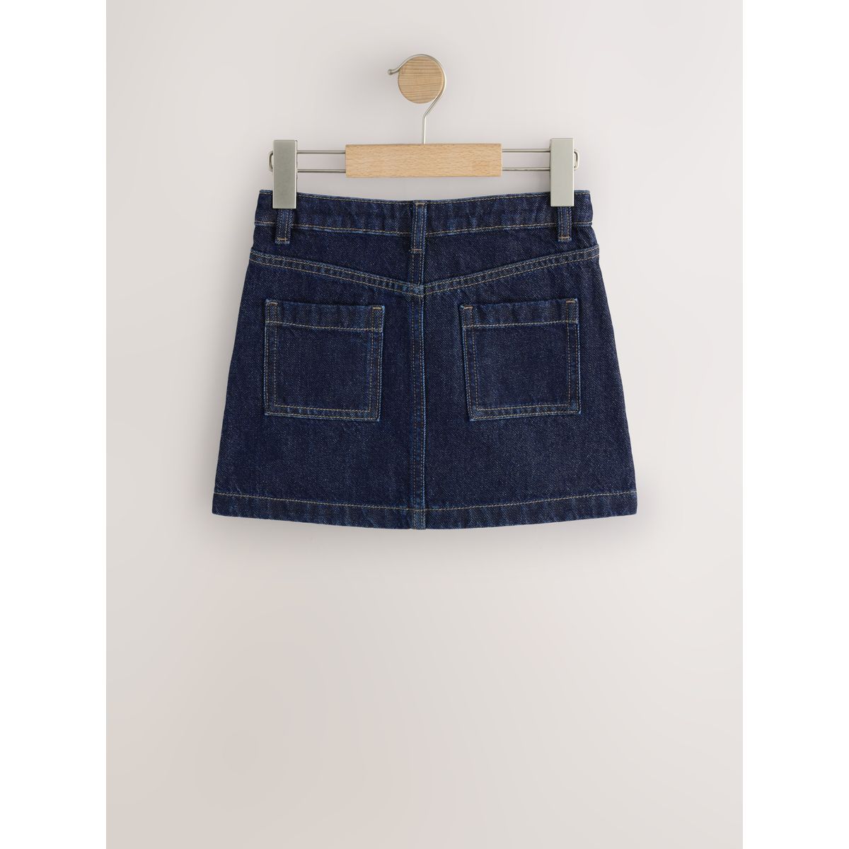 Jupe boutonnée sur le devant dark wash denim, NEXT