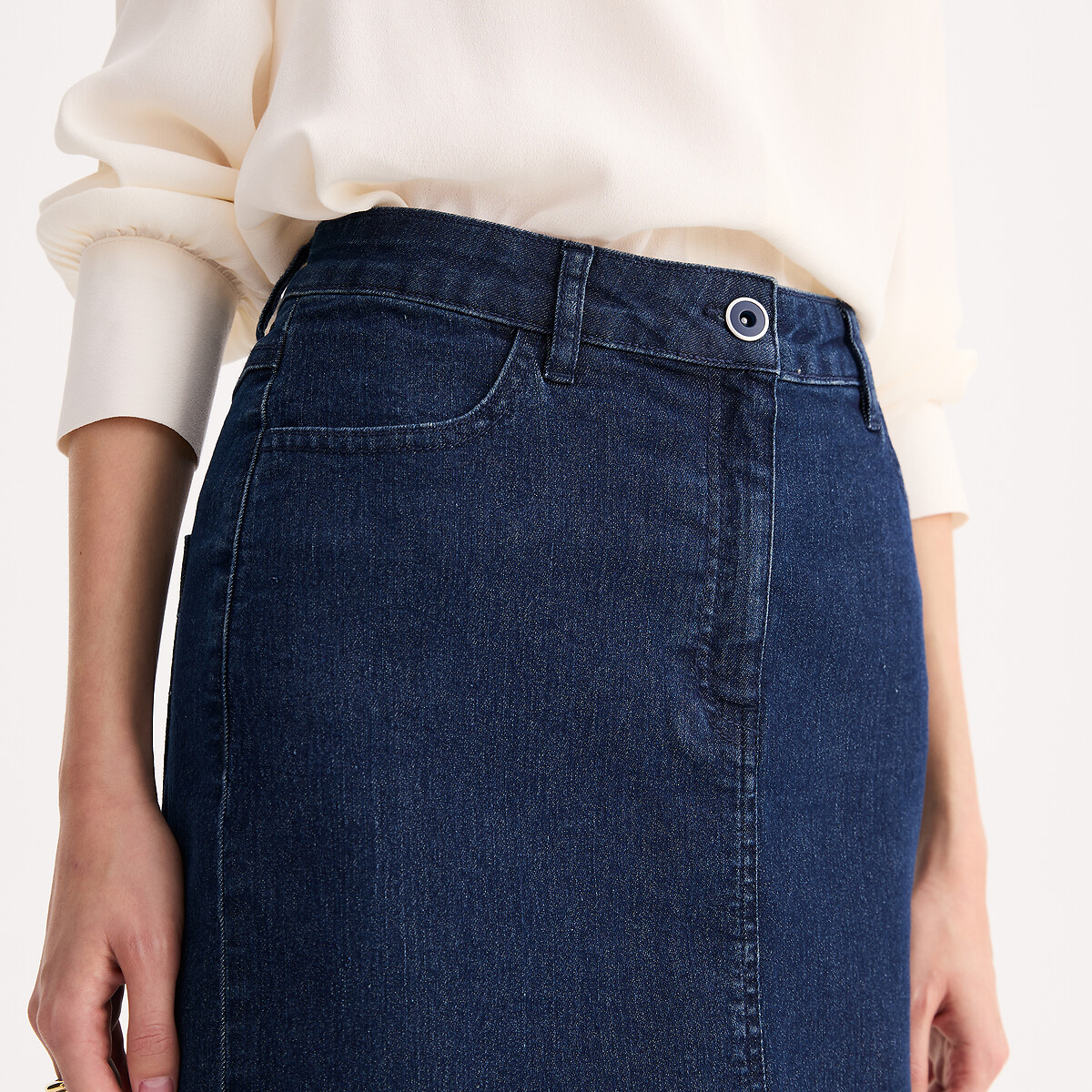 Jupe droite en denim stretch, mi-longue bleu brut, ANNE WEYBURN