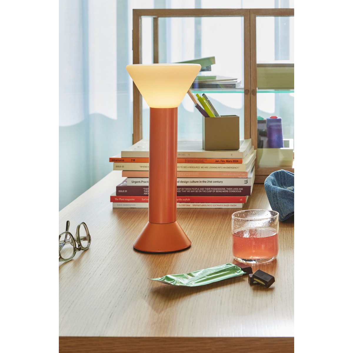 Lampe portable en verre et fer FLASH orange métallisé, HUBSCH