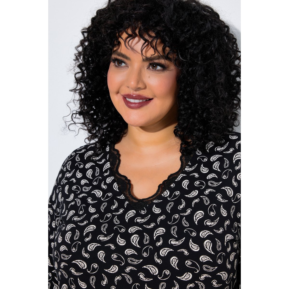 T-shirt long, motif cachemire noir, ULLA POPKEN