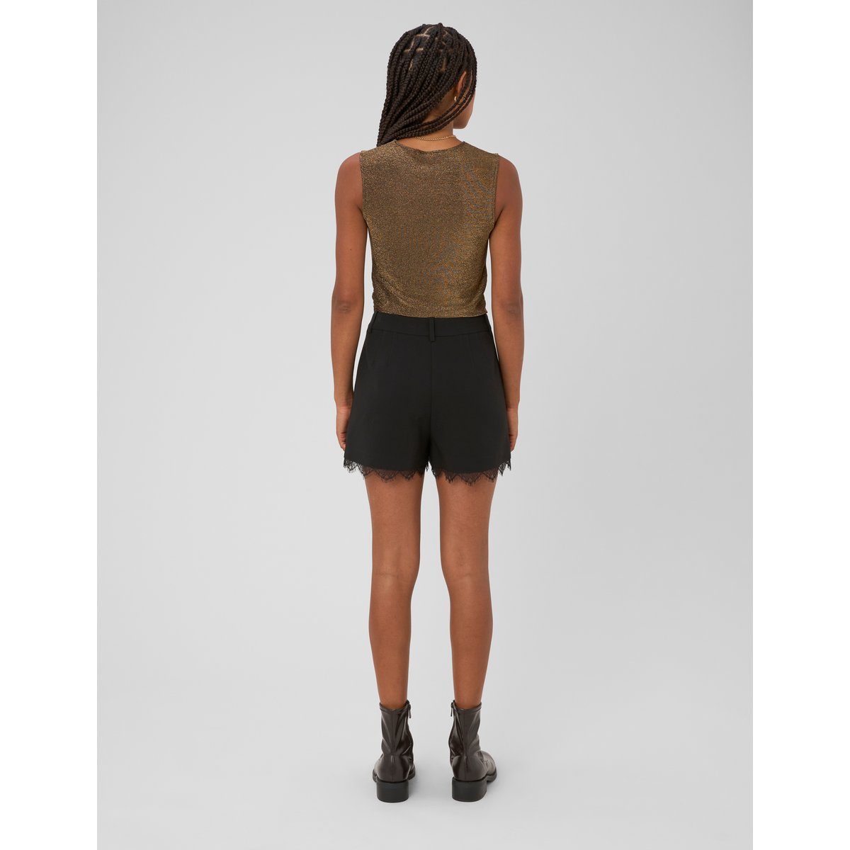 Short court city dentelle noir, BZB