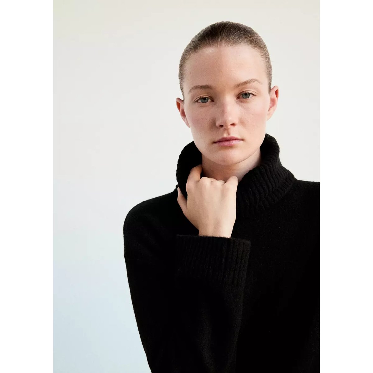 Pull de pyjama en maille col roulé noir, MANGO