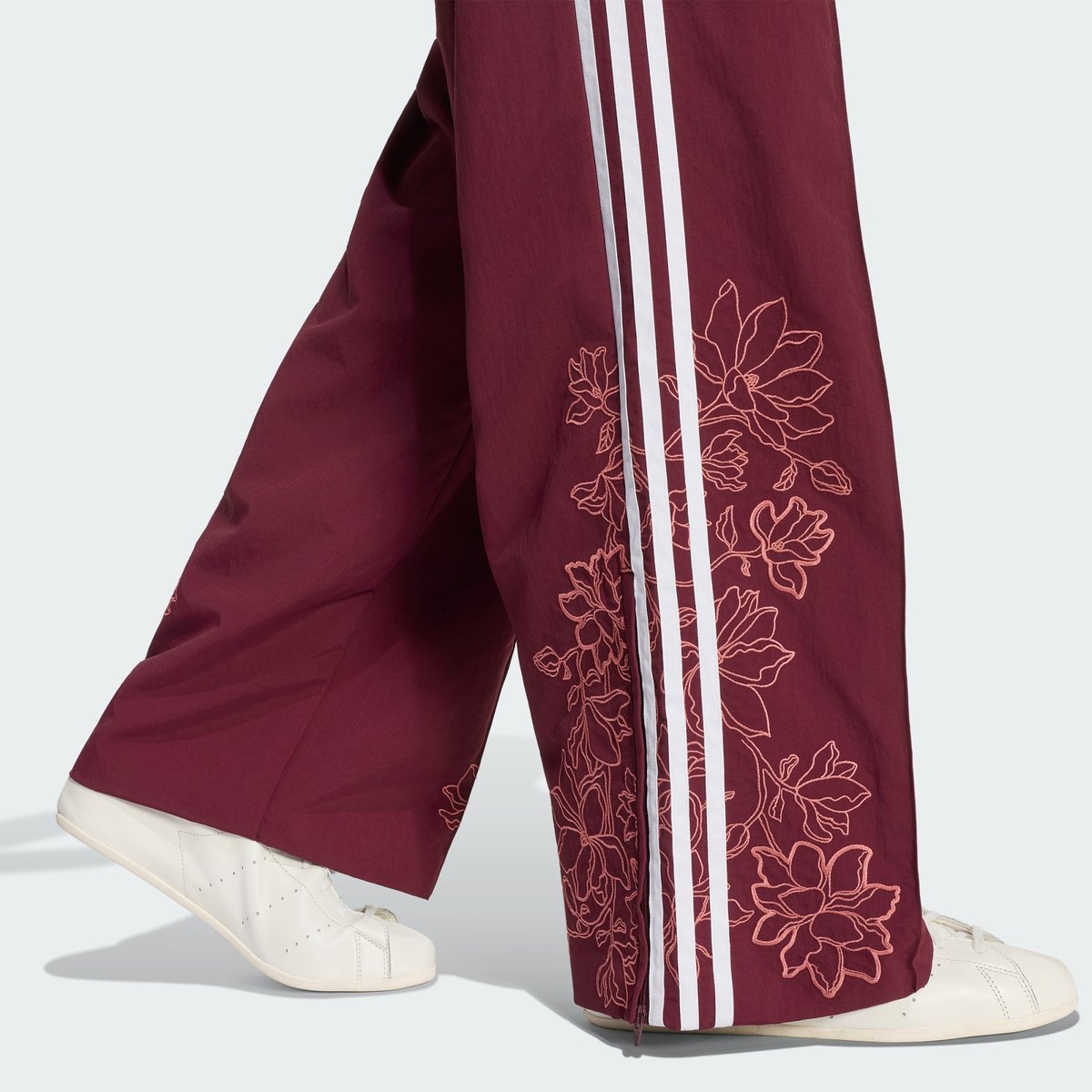 Pantalon De Survêtement Large Floral Gfx Firebird Pantalon De Survêtement Large Floral Gfx Firebird maroon, adidas Originals