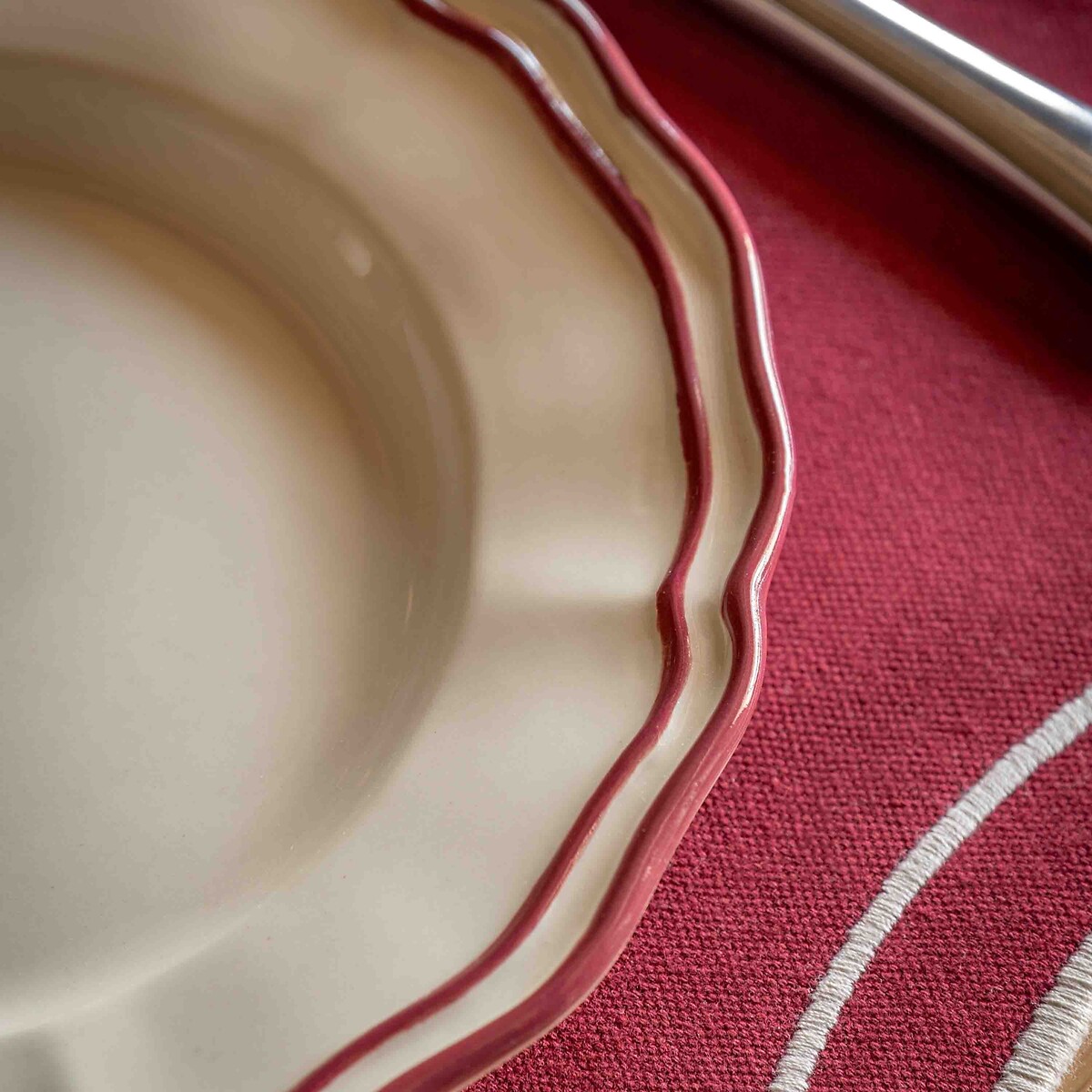 Set of 4 Heritage Scallop Dessert Plates cream, ÉDITÉ