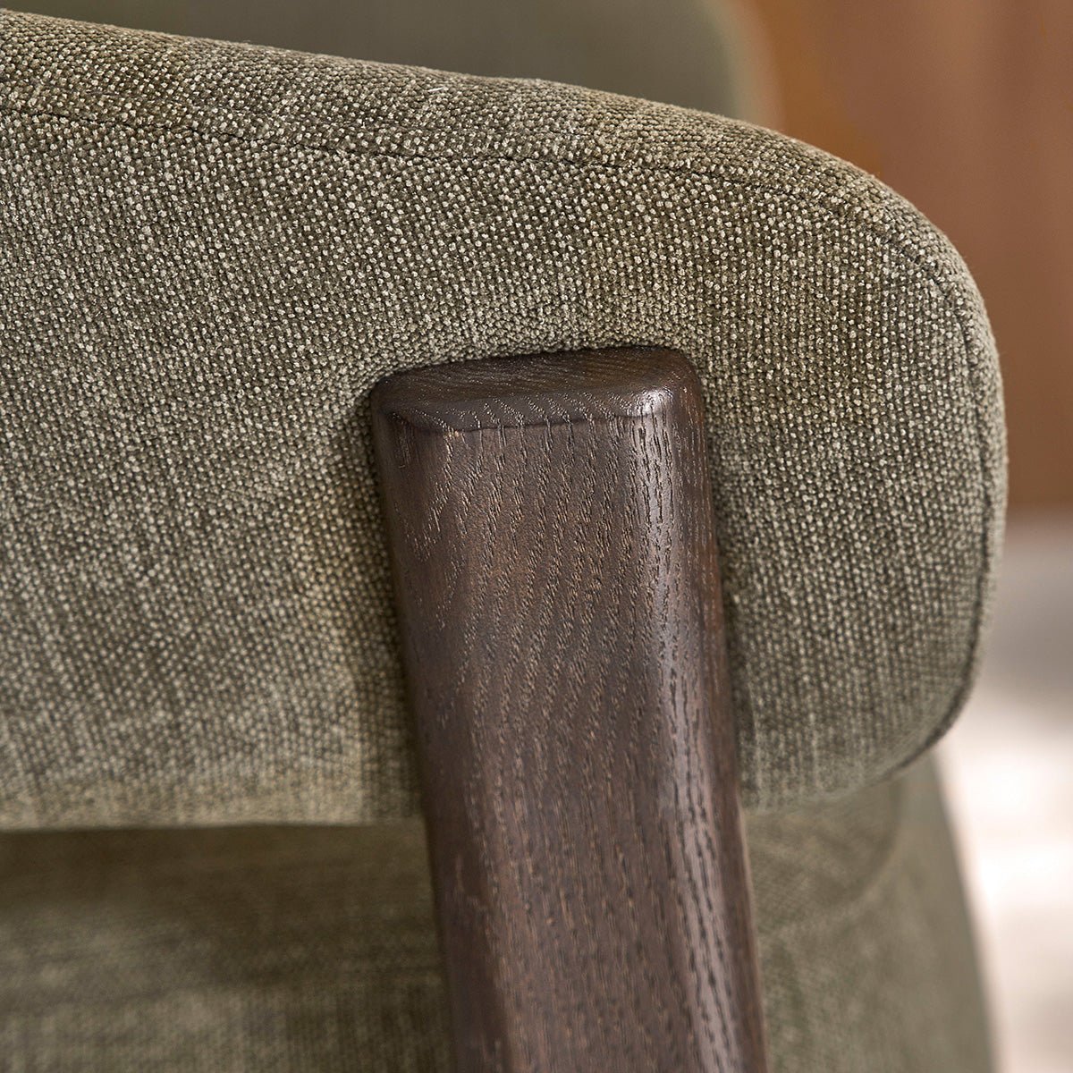 Fauteuil en bois massif et tissu  HENRI kaki, BERAH GETAH