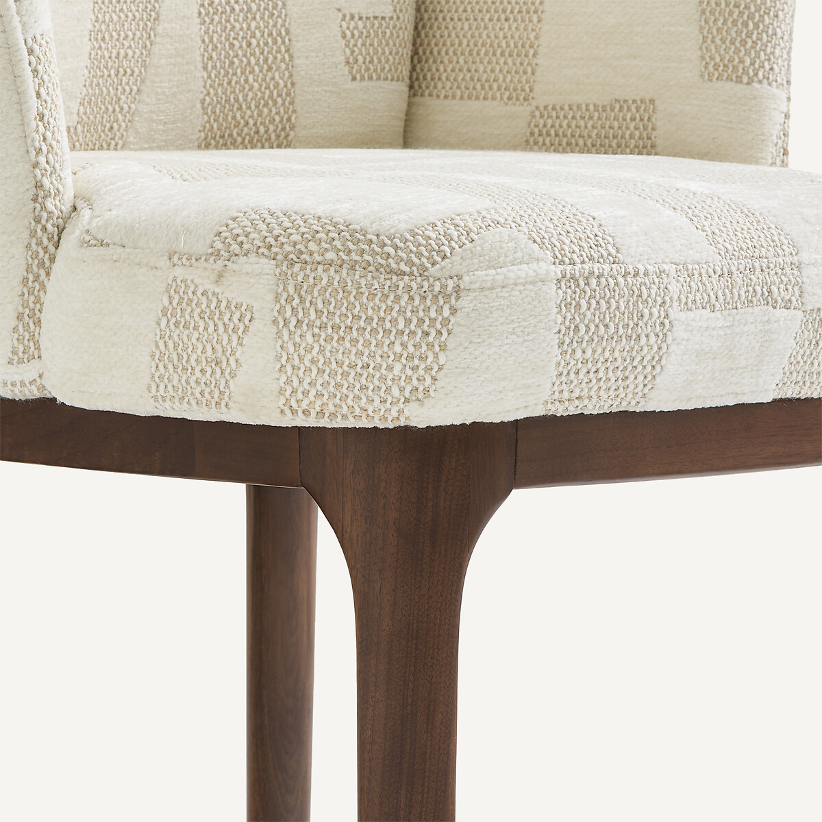 Silla de comedor, en nogal y tejido jacquard, JABOTE tiza espuma, AM.PM