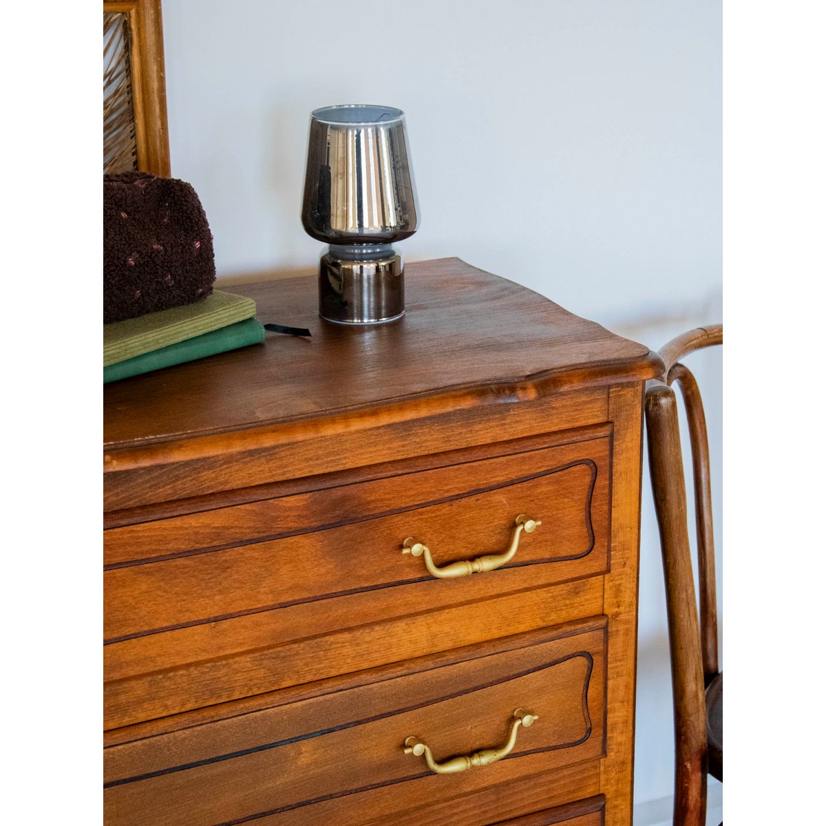 Commode en bois foncé Garance N°585 - Bon état bois foncé, DEBONGOUT