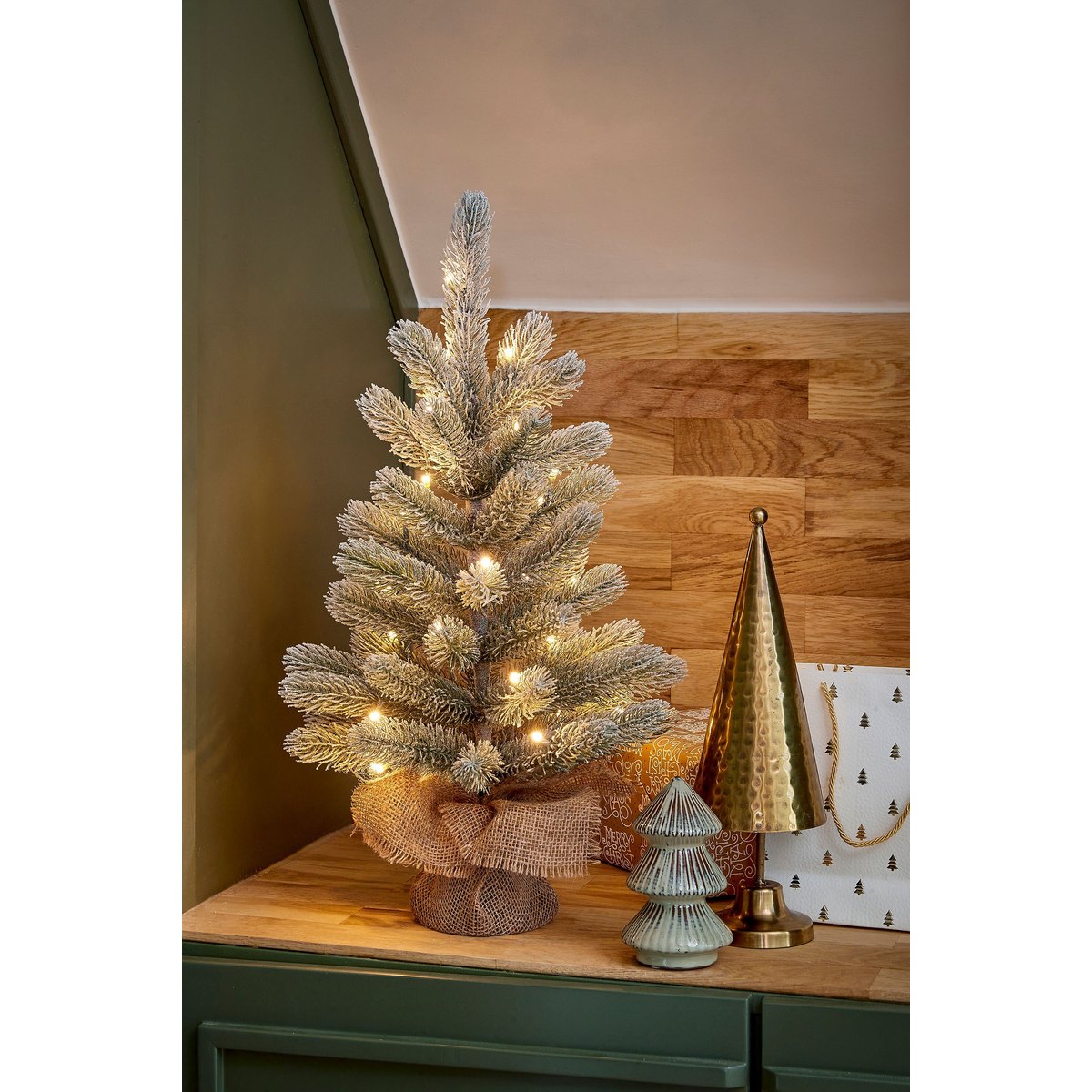 Sapin de Noël artificiel enneigé avec LED H60 cm NAGOYA vert, BLACK BOX TREES