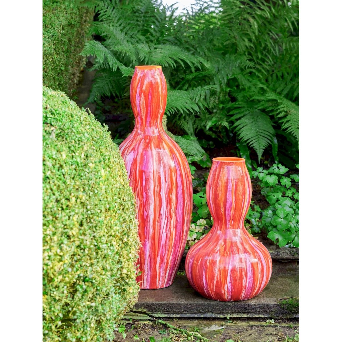 Vase élancé en poterie fait main multicolore aux nuances rose orangé et rouge, RECOLLECTION