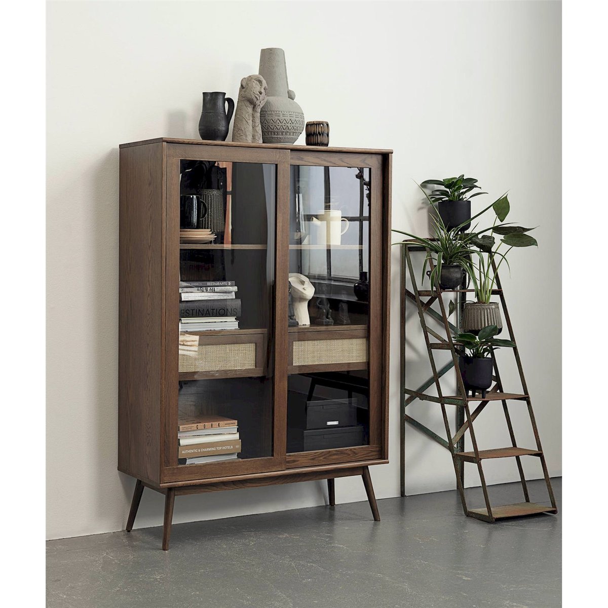 Vitrine scandinave cannage VISIMMY chêne fumé et cannage naturel, RECOLLECTION